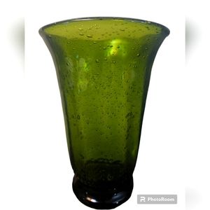 Vintage handblown green mcm seed bubble art glass footed vase 6"